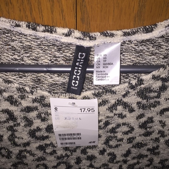 H&M sparky cheetah print shirt Size XS - Picture 3 of 3